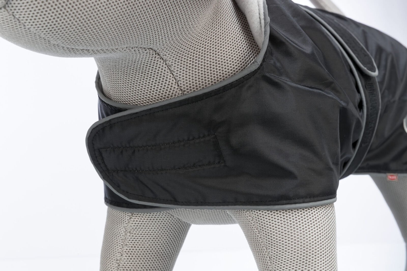 Trixie Orleans striukė šunims su atšvaitu Juoda S-XL dydžiai - Image 4