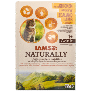 IAMS Naturally Adult Cat Suaugusioms katėms su vištiena ir ėriena padaže 85 g 12/24vnt